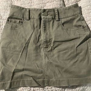 Forever 21 green skirt